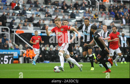 Newcastle, UK. 06 Okt, 2019. Scott McTominay von Manchester United in der Premier League Match zwischen Newcastle und Manchester United am St. James's Park, Newcastle, England am 6. Oktober 2019. Foto von J GILL/PRiME Media Bilder. Credit: PRiME Media Images/Alamy leben Nachrichten Stockfoto