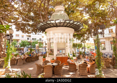 Soho-Parc Café Plaza Portal de Elche, Alicante, Costa Blanca, Spanien Stockfoto