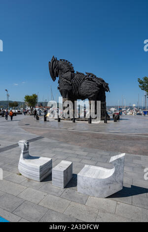 Holz- Trojanisches Pferd im Stadtzentrum von Çanakkale, Türkei Stockfoto