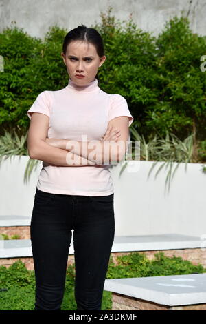 Eine hartnäckige Junge Minderheit erwachsene Frau Stockfoto