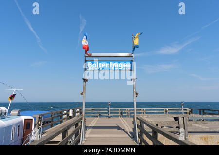 Zeichen der Seebrücke Boltenhagen, Mecklenburg-Vorpommern, Deutschland Stockfoto