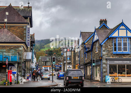 Ambleside Stadtzentrum, High Street, in der Nähe von Lake Windermere, Lake District National Park, Cumbria, England, UK gb Stockfoto