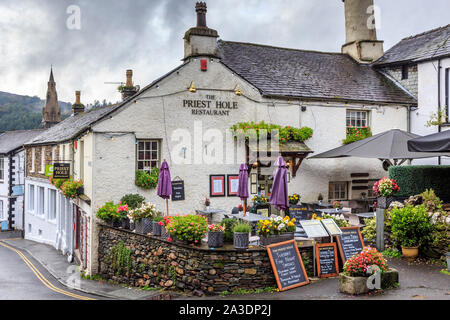 Ambleside Stadtzentrum, High Street, in der Nähe von Lake Windermere, Lake District National Park, Cumbria, England, UK gb Stockfoto