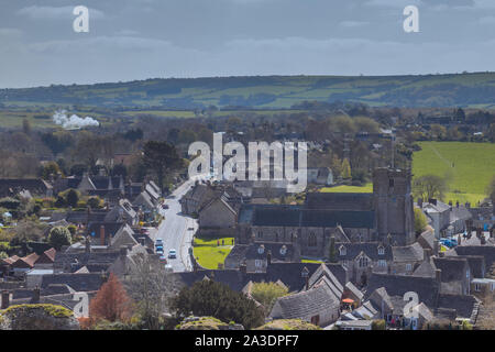 Blick über Corfe Dorf von Corfe Castle, in der Nähe von Wareham, Dorset, Großbritannien Stockfoto