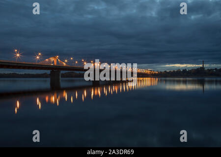 South Bridge in Riga über den Fluss Daugava Stockfoto