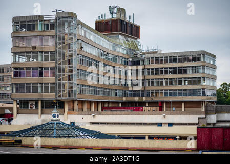 Sovereign House in Norwich Anglia Square (Architekten Alan Cooke Associates, 1966-68) - Brutalist Stil Gebäude, das früher Gehäuse HM Stationery Office Stockfoto