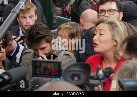 Ludovine de la Rochère, Präsident der Manif pour Tous, sorgt sich Anti-PMA Demonstration in Paris, Frankreich Stockfoto