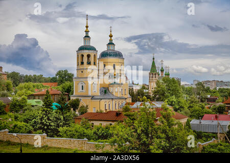 Elias und Kirche der Heiligen Dreifaltigkeit. Serpukhov. Die Moskauer Region. Russland Stockfoto