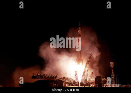 Der Start des Space Shuttle. Mit Feuer und Rauch. Elemente dieses Bild wurde von der NASA eingerichtet Stockfoto