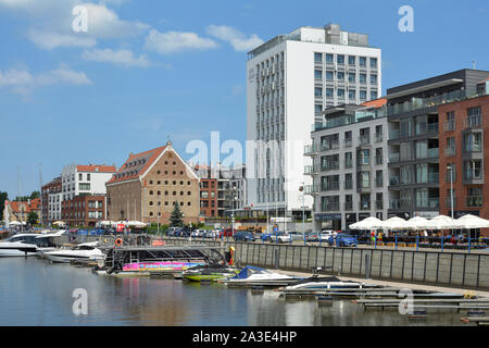 Danzig, Pommern, Polen - 19. Juni 2019: Marina auf dem Fluss Mottlau in der polnischen Stadt Danzig - Polen. Stockfoto