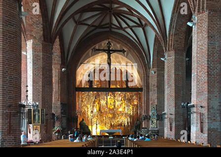 Danzig, Pommern, Polen - 19. Juni 2019: Hl. Birgitta die Kirche Innenraum mit Bernstein altar in Danzig - Polen. Stockfoto