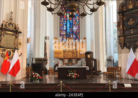 Danzig, Pommern, Polen - 19. Juni 2019: Hl. Birgitta die Kirche Innenraum mit Bernstein altar in Danzig - Polen. Stockfoto