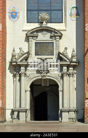 Danzig, Pommern, Polen - 19. Juni 2019: Eingang der Kathedrale von Oliwa in Danzig - Polen. Stockfoto