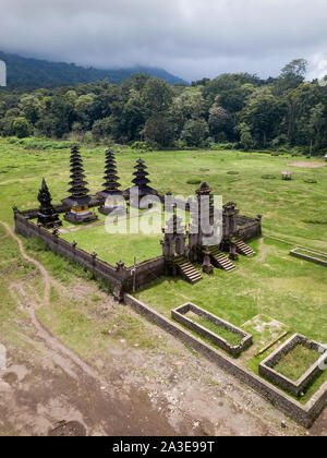Pegubugan Tempel auf See Tamblingan in Bali, Indonesien Stockfoto