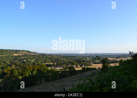 Blick über Shoreham Blick nach Süden Osten aus dem Pfad an der Grenze Meenfield Holz in den Darent Tal Blick in Sevenoaks und Kemsing Stockfoto