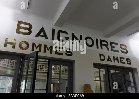 Männer und Frauen Bad an La Piscine Museum, Roubaix, Frankreich Stockfoto