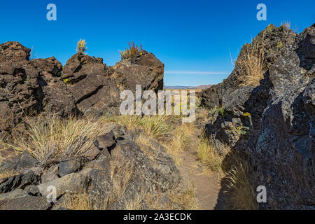 Kalifornien, Lava Beds National Monument, Captain Jack's Stronghold, Trail Stockfoto