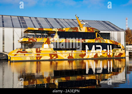 Hobart Australien/die Mona Roma 2 schnelle Fähre alongdide günstig die Brooke Street Pier, Hobart Tasmanien. Die Mona Roma MR-1 & MR-2 Katamaran Fähren tra Stockfoto