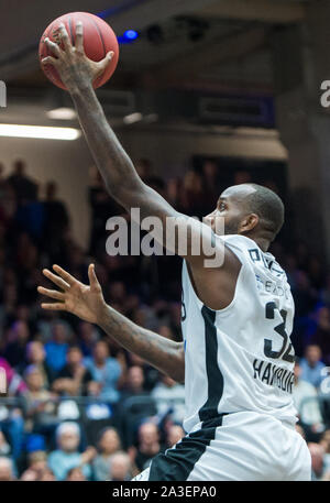 Hamburg, Deutschland. 04 Okt, 2019. Basketball, Bundesliga, Hauptrunde, 2. Spieltag: Hamburg Türme - synt. MBC Weißenfels in der Inselparkhalle. HamburgsMarshawn Powell in Aktion. Credit: Daniel Bockwoldt/dpa/Alamy leben Nachrichten Stockfoto