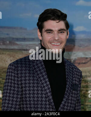 Westwood, Ca. 7 Okt, 2019. RJ Mitte besucht die Premiere von Netflix "El Camino: Breaking Bad Movie" im Regency Dorf Theater am 07. Oktober 2019 in Westwood, Kalifornien. Credit: Tony Forte/Medien Punch/Alamy leben Nachrichten Stockfoto