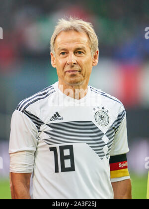 Fürth, Deutschland, Oktober 07, 2019 Jürgen Klinsmann, DFB All Stars Nr. 18 in halber Größe, Porträt, Deutschland alle - Sterne - ITALIEN AZZURRI ALL STARS 3-3, Deutsche Fussball Liga, Fürth, Deutschland, Oktober 07, 2019 Saison 2019/2020 © Peter Schatz/Alamy leben Nachrichten Stockfoto