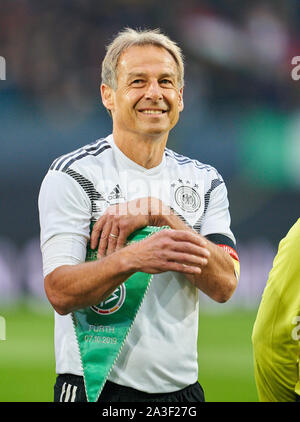 Fürth, Deutschland, Oktober 07, 2019 Jürgen Klinsmann, DFB All Stars Nr. 18 in halber Größe, Porträt, Deutschland alle - Sterne - ITALIEN AZZURRI ALL STARS 3-3, Deutsche Fussball Liga, Fürth, Deutschland, Oktober 07, 2019 Saison 2019/2020 © Peter Schatz/Alamy leben Nachrichten Stockfoto