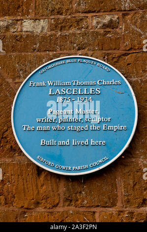 Frank William Thomas Charles Lascelles blaue Plakette, das Herrenhaus, Sibford Gower, Oxfordshire, England, Großbritannien Stockfoto