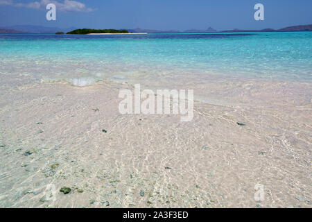 Von einem Strand in der Flores See in der Nähe der Insel Komodo. Stockfoto