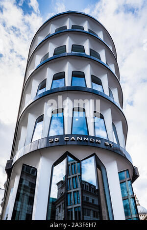 30 Cannon Street London Büro Gebäude, ursprünglich für den Crédit Lyonnais. Eröffnet 1977, Architekten Whinney, Sohn & Austen Hall, DENKMALGESCHÜTZTE. Stockfoto