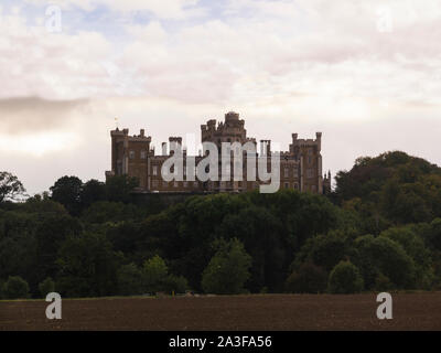 Beeindruckende Belvoir Castle herrschaftliches Anwesen mit Blick auf das Tal von Belvoir Leicestershire England East Midlands Großbritannien Sitz der Herzöge von rutford Stockfoto