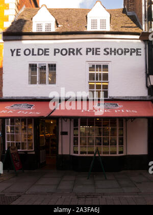 Ye Olde Shoppe Melton Mowbray Pork Pie Leicestershire England East Midlands Großbritannien Langjährige Bäckerei spezialisiert auf authentische Melton Mowbray Pork Pies Stockfoto
