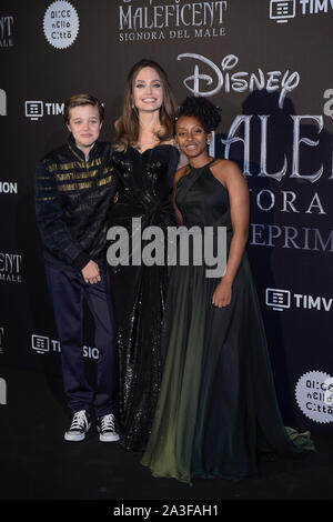 Italien, Rom, 7. Oktober 2019: Europäischer Premier des Films "aleficent - Herrin des Bösen" dargestellt: Angelina Jolie und Sohn Shiloh Jolie-Pitt und Zah Stockfoto