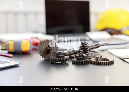 In der Nähe der mechanischen Teile auf Büro Schreibtisch. Stockfoto