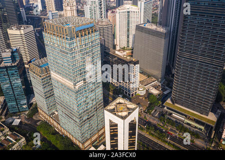 Moderne Wolkenkratzer im Herzen des Geschäftsviertel von Jakarta in Indonesien Hauptstadt, ein bedeutender Finanzplatz in Südostasien Stockfoto