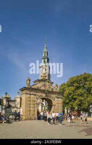 Tschenstochau, Polen - 15. September 2019: Touristen an der Lubomirski Tor am Kloster Jasna Gora in Czestochowa, Polen. Stockfoto