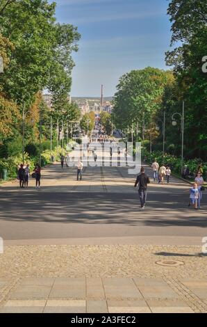 Tschenstochau, Polen - 15. September 2019: Gasse in der Mitte der Stadt Czestochowa, Polen. Stockfoto