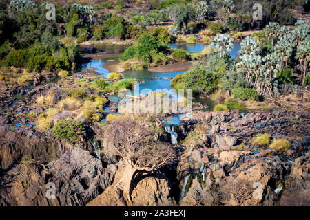 Luftbild des Kunene Fluss und Epupa Wasserfälle, Kaokoveld, Namibia, Afrika Stockfoto