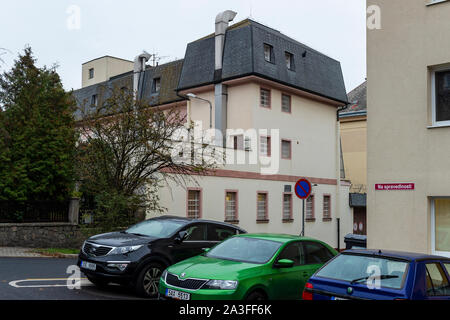 Teplice, Tschechische Republik. 08 Okt, 2019. David Rath, ehemaligen Mittelböhmen Region Gouverneur für die Sozialdemokraten (CSSD) schuldig für Korruption, begann seine sieben, Jahre Haft in Teplice, Nordböhmen, Tschechische Republik, am Montag, 7. Oktober 2019. Der Hof stellte Rath schuldig von der Korruption innerhalb der öffentlichen Beschaffung für den Wiederaufbau der Bustehrad chateau verbunden. Auf dem Foto von Oktober 8, 2019, gibt es die Teplice Untersuchungshaftanstalt. Credit: Ondrej Hajek/CTK Photo/Alamy leben Nachrichten Stockfoto