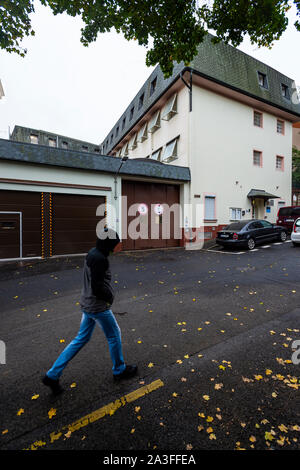 Teplice, Tschechische Republik. 08 Okt, 2019. David Rath, ehemaligen Mittelböhmen Region Gouverneur für die Sozialdemokraten (CSSD) schuldig für Korruption, begann seine sieben, Jahre Haft in Teplice, Nordböhmen, Tschechische Republik, am Montag, 7. Oktober 2019. Der Hof stellte Rath schuldig von der Korruption innerhalb der öffentlichen Beschaffung für den Wiederaufbau der Bustehrad chateau verbunden. Auf dem Foto von Oktober 8, 2019, gibt es die Teplice Untersuchungshaftanstalt. Credit: Ondrej Hajek/CTK Photo/Alamy leben Nachrichten Stockfoto