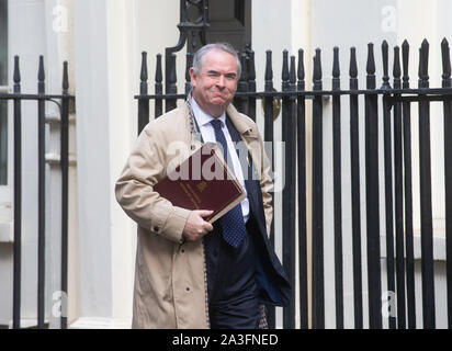 London, Großbritannien. 8. Okt 2019. Geoffrey Cox, Attorney General, kommt an der Kabinettssitzung. Credit: Tommy London/Alamy leben Nachrichten Stockfoto