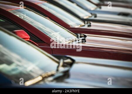 Automotive Verkauf Business. Händler viel. Neue Autos für Verkauf. Stockfoto