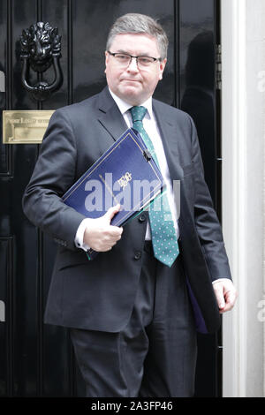 Downing Street, Westminster, London, UK. 08 Okt, 2019. Robert Buckland, Herr Bundeskanzler und Minister für Justiz. Die Minister nehmen an den wöchentlichen Regierung Kabinettssitzung in Downing Street heute Morgen. Credit: Imageplotter/Alamy leben Nachrichten Stockfoto