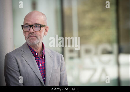 Rom, Italien. 8. Okt 2019. Michael Stipe besucht das Fotoshooting für die Präsentation seines zweiten Buches "Unsere Einmischung Zeiten: Eine visuelle Aufzeichnung' an MAXXI Museum in Rom am Oktober 08, 2019, in Rom Italien Credit: Giuseppe Maffia/Alamy leben Nachrichten Stockfoto