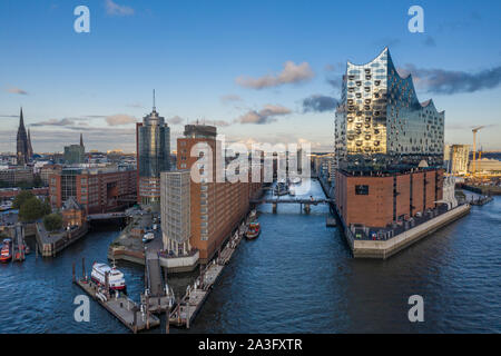 Die Elbphilharmonie ist ein Konzertsaal in der Hafencity Viertel und ein neues Wahrzeichen in Hamburg Stockfoto