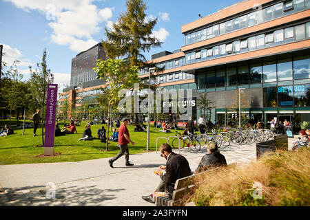 Studenten der Universität Manchester, Whitworth Hall, Oxford Road Campus Stockfoto