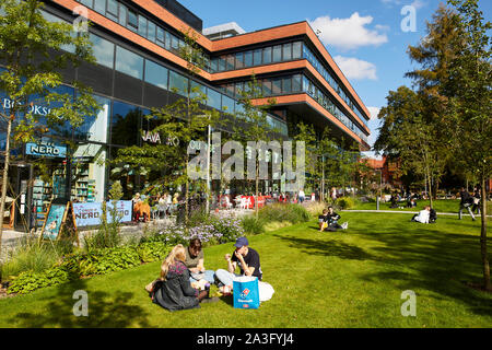 Studenten der Universität Manchester, Whitworth Hall, Oxford Road Campus Stockfoto