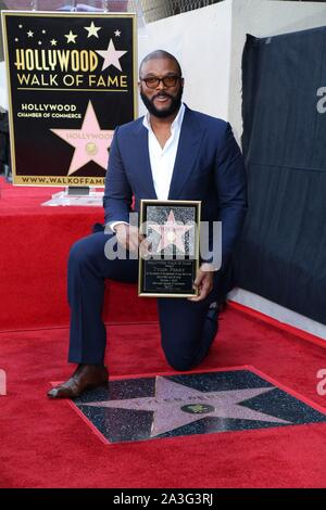 Tyler Perry an die Induktion Zeremonie für Stern auf dem Hollywood Walk of Fame für Tyler Perry, Hollywood Boulevard, Los Angeles, CA Oktober 1, 2019. Foto von: Priscilla Grant/Everett Collection Stockfoto