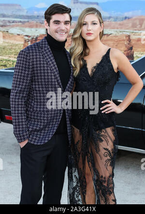 WESTWOOD, LOS ANGELES, Kalifornien, USA - 07. Oktober: Schauspieler RJ Mitte kommt an der Los Angeles Premiere von Netflix "El Camino: Breaking Bad Movie" im Regency Dorf Theater am 7. Oktober 2019 in Westwood, Los Angeles, Kalifornien, USA. (Foto von Xavier Collin/Image Press Agency) Stockfoto