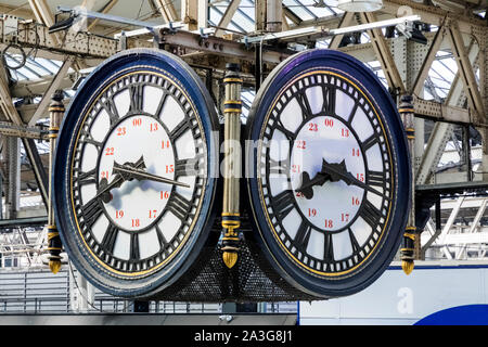 England, London, Lambeth, Waterloo Station, Station Zifferblätter Stockfoto