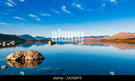 Lakeside Serenity - Lake Tekapo, Südinsel, Neuseeland Stockfoto